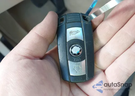 2006 BMW 325I z USA, uszkodzony, nr VIN WBAVB13516PT10393